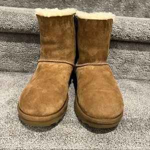 Shearling boots (no name)